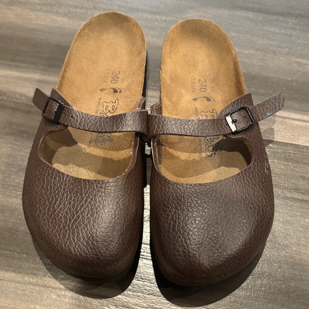 Cozy Brown Kids Slippers with Strap